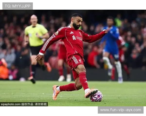 利物浦萨拉赫禁区小角度推射完成绝杀